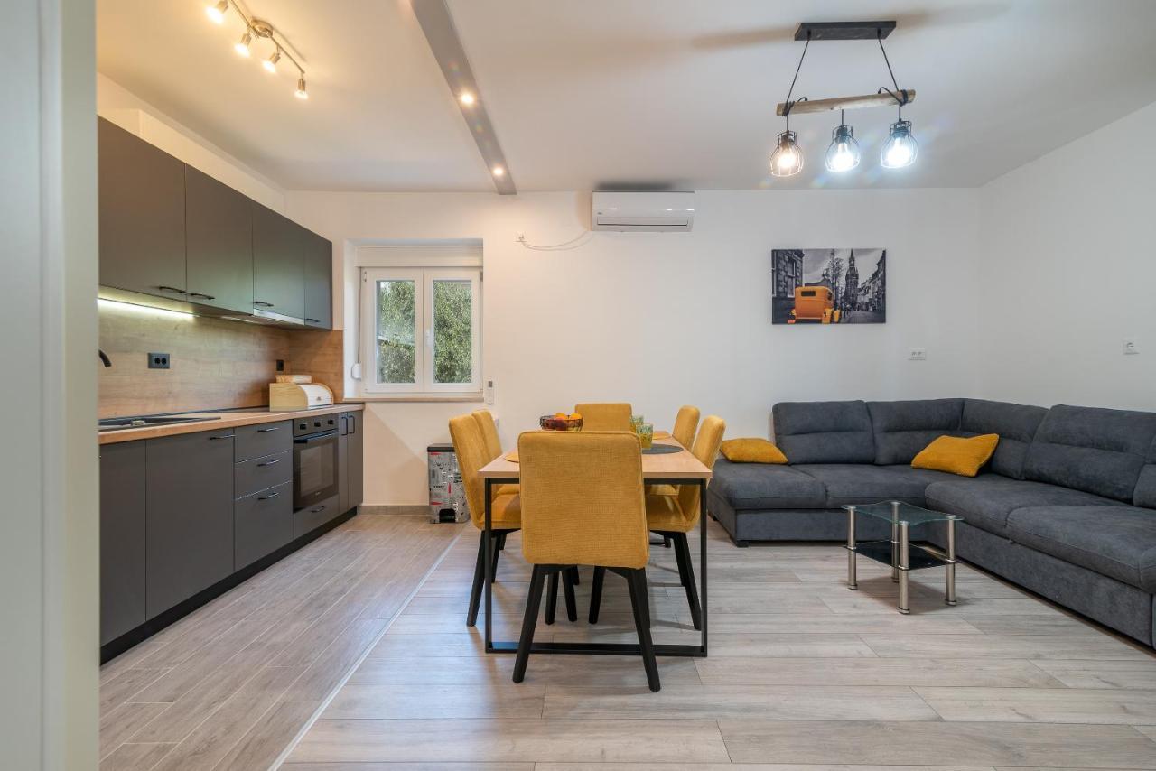 Apartman Galeb Traù Esterno foto