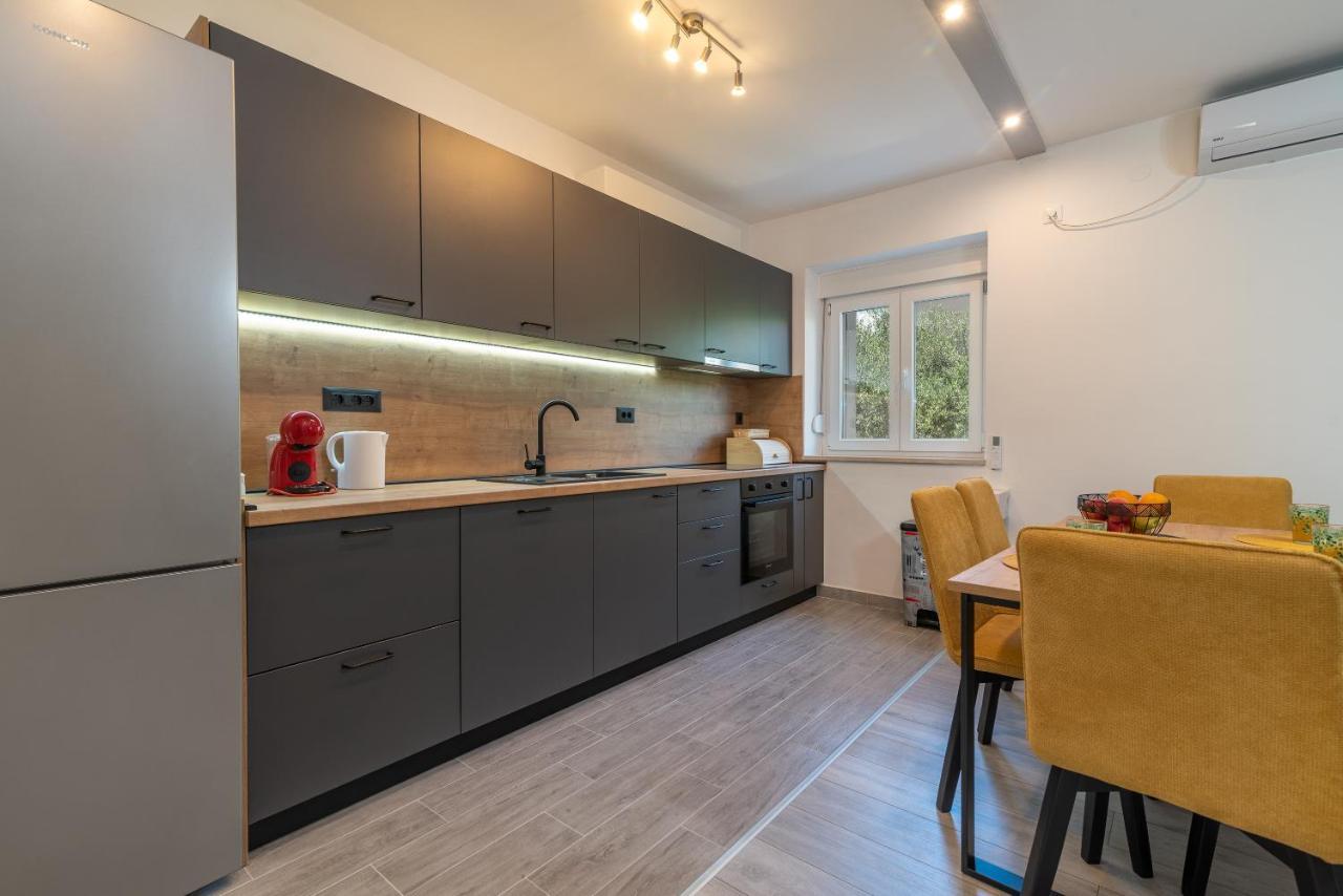 Apartman Galeb Traù Esterno foto