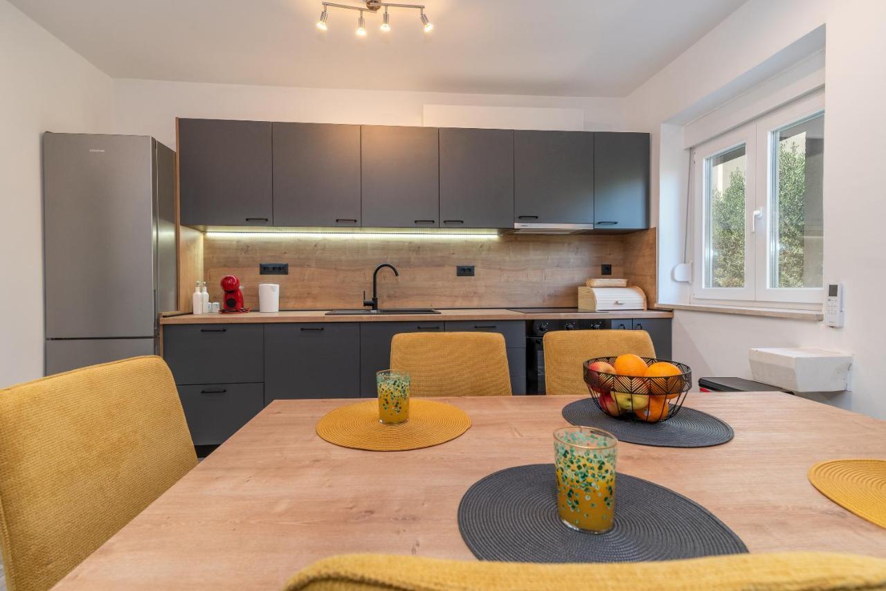 Apartman Galeb Traù Esterno foto